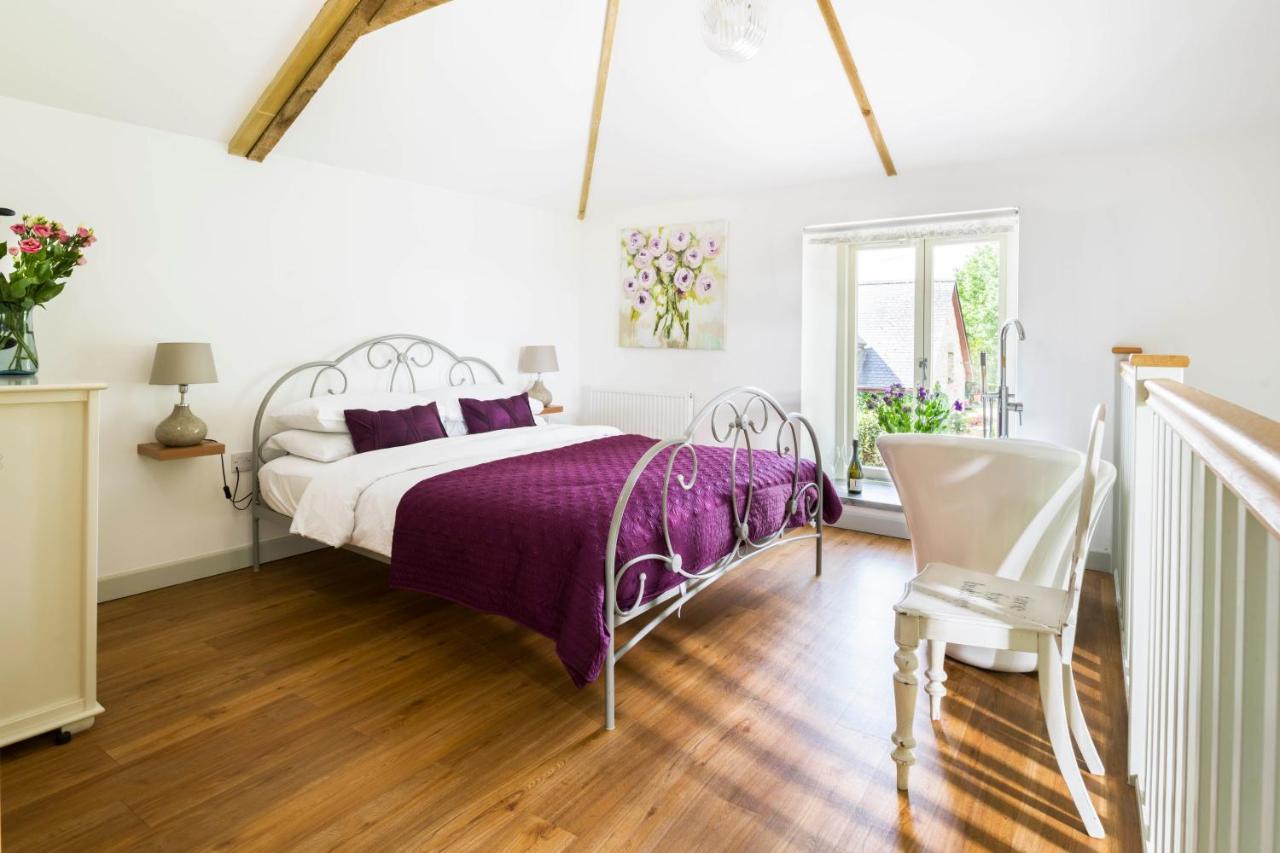 Red River Stables - Peaceful, Beautiful Grounds, Swimming Pool, Central Location For West Cornwall Camborne Exterior foto
