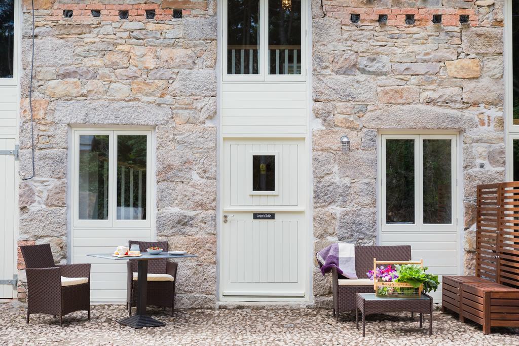 Red River Stables - Peaceful, Beautiful Grounds, Swimming Pool, Central Location For West Cornwall Camborne Exterior foto